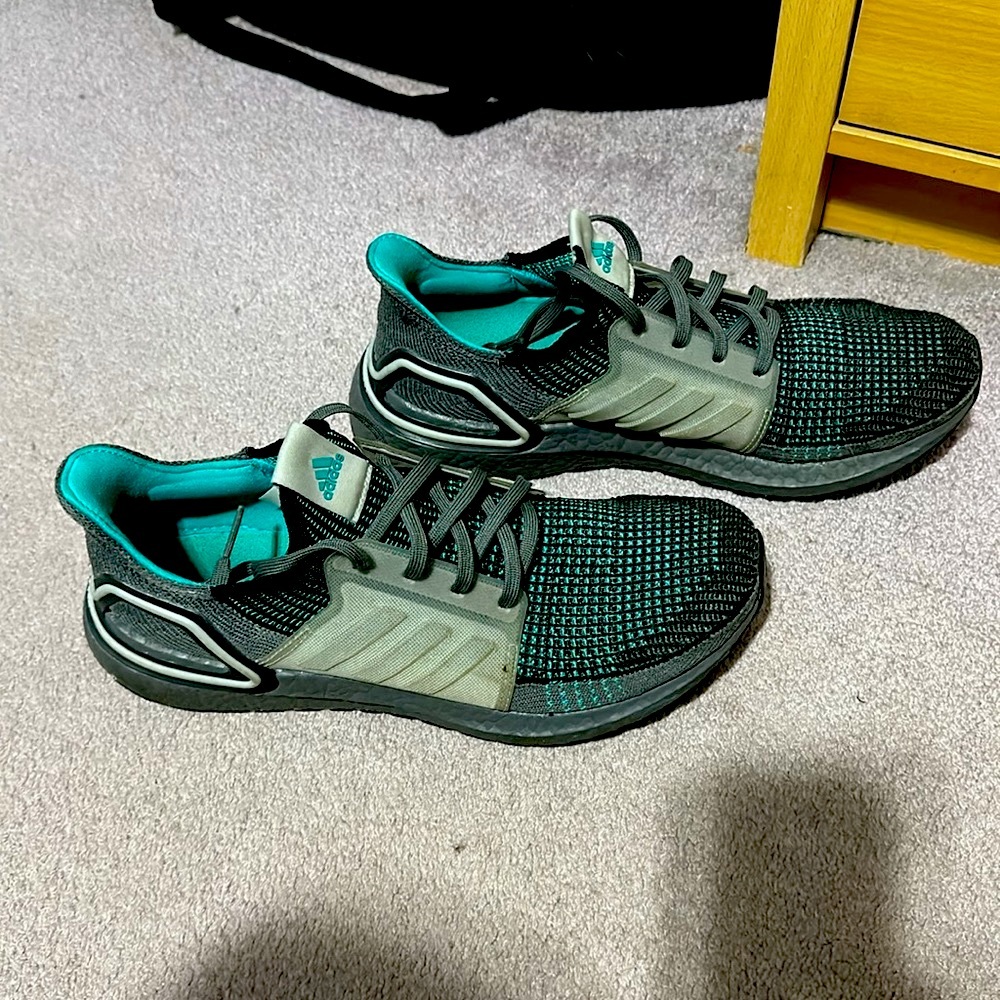 Men’s Adidas Ultraboost 19 teal and gray